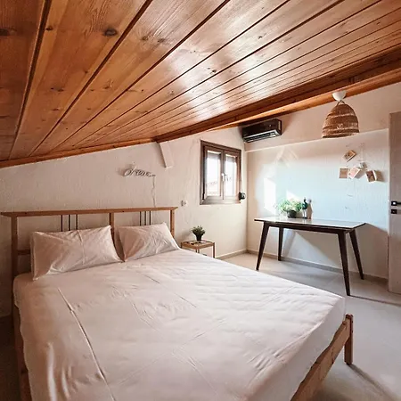 Attic Space * Неа-Фокеа