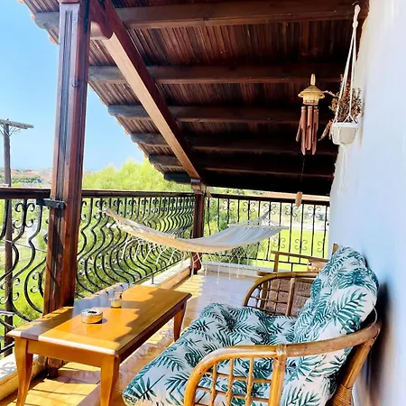 Attic Space * Неа-Фокеа